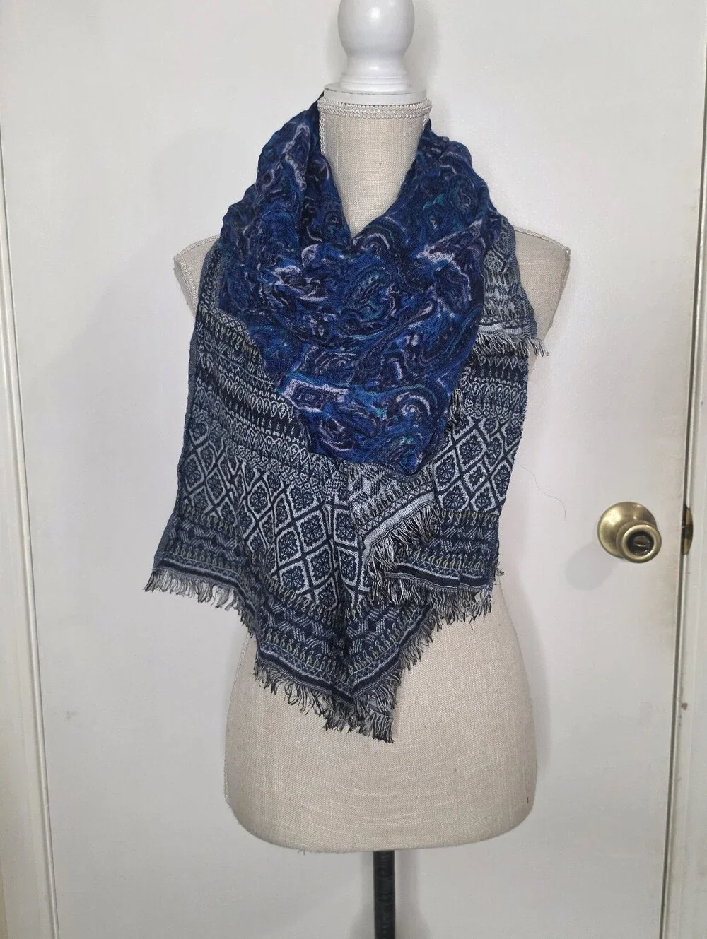 5/$15 Blue Paisley Tassel Boho Scarf